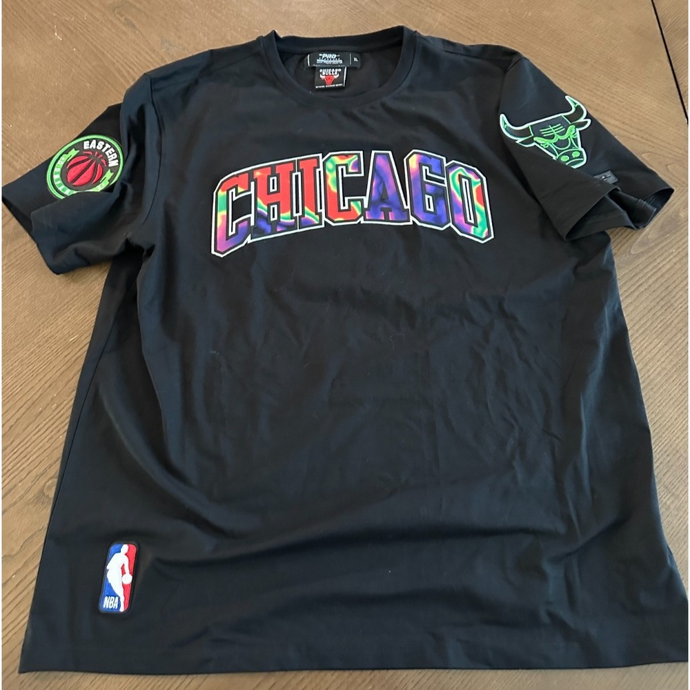 Pro Standard Men's T shirt XL Black Chicago‎ Bulls NBA Patched Short Sleeve